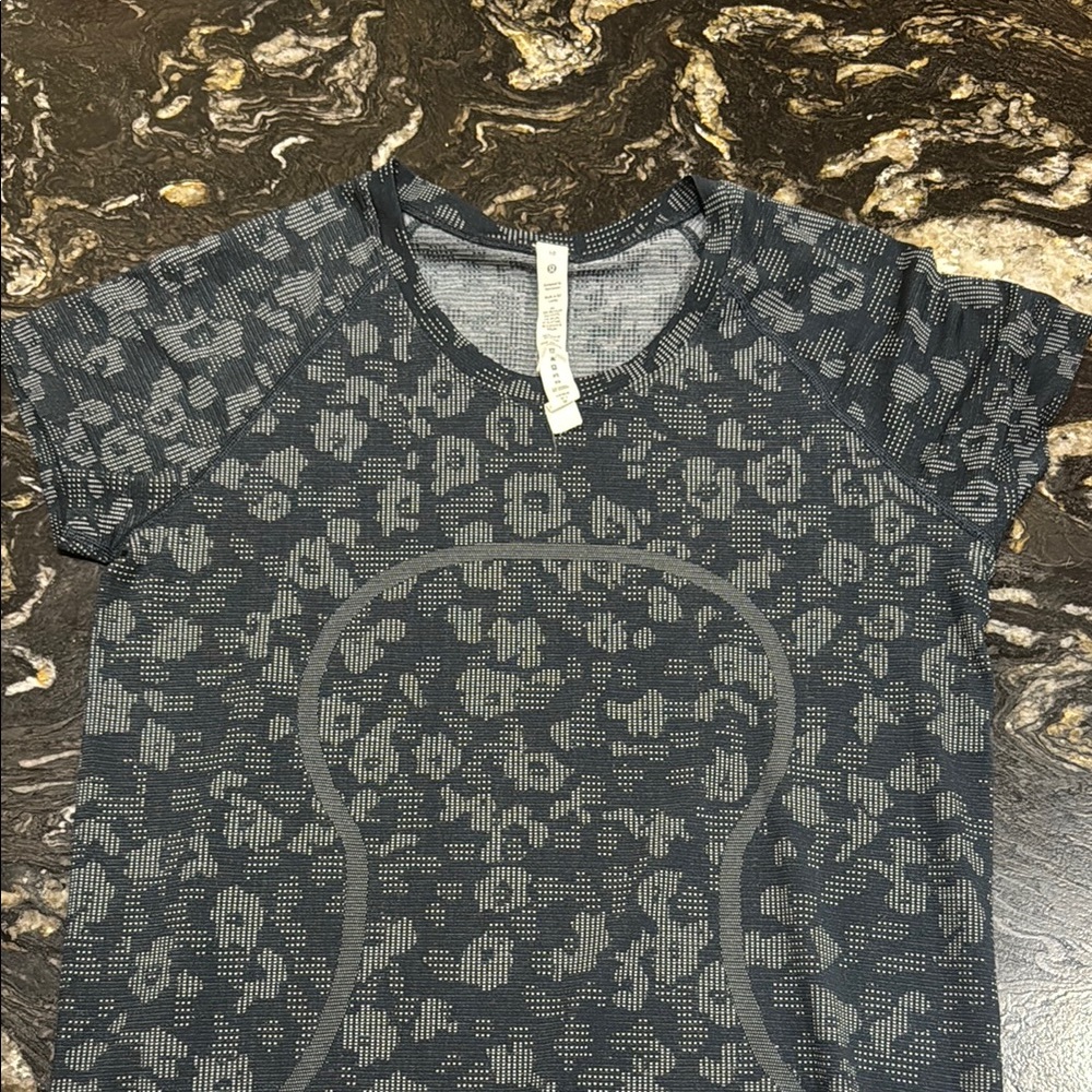 lululemon athletica Charcoal and Black Floral Short Sleeve Tee